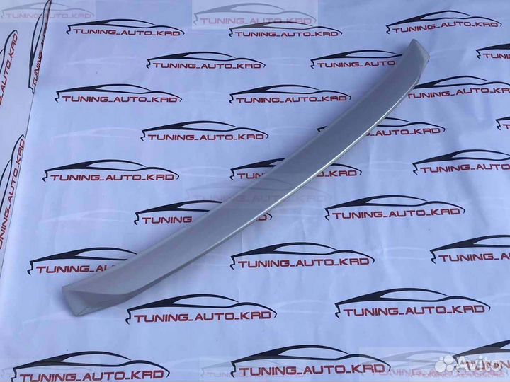 Спойлер под стекло Toyota Land Cruiser 200 E1087