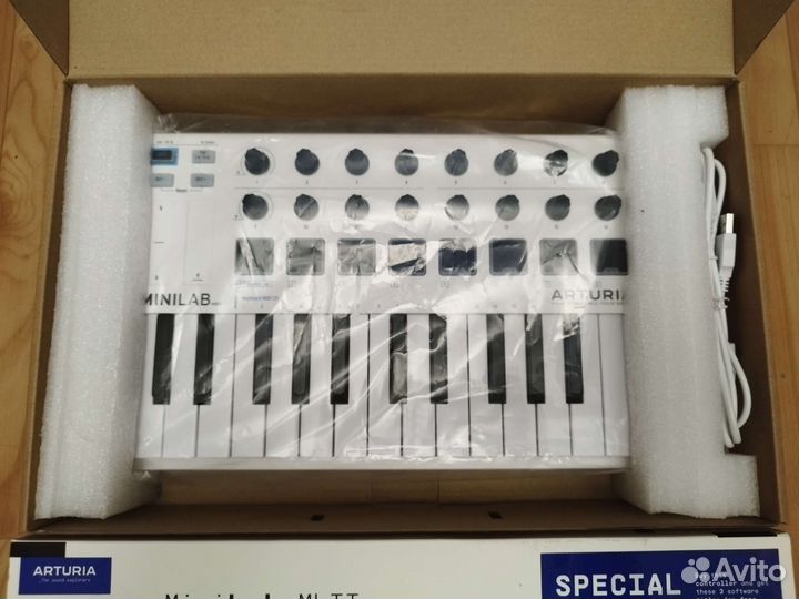 Midi клавиатура Arturia MiniLab MK2