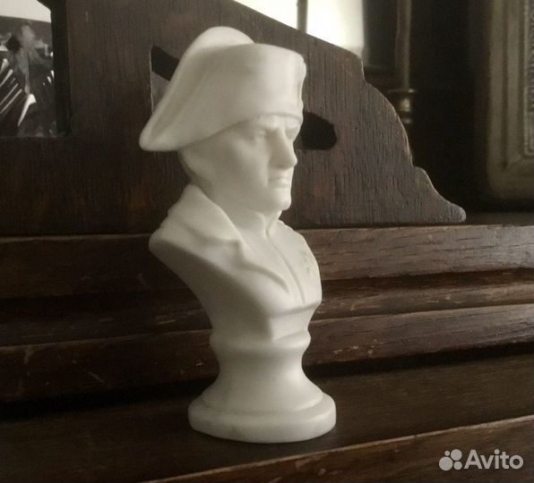 Миниатюрный фарфоровый бюст Наполеона