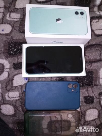 Телефон iPhone 11