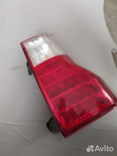 Фонарь задний правый Toyota Land Cruiser Prado (J1