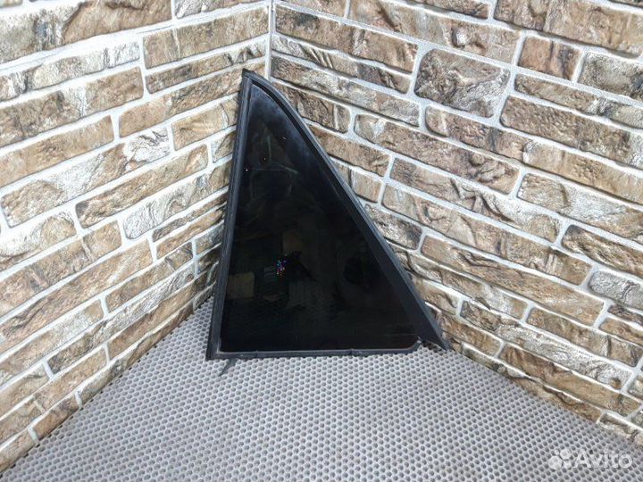 Форточка двери задняя левая Mercedes-Benz Gle W166