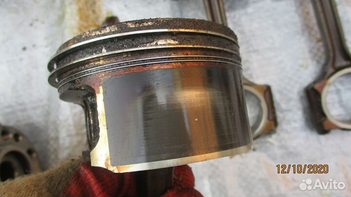 Поршень С шатуном ниссан MR20