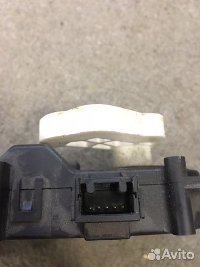 Сервопривод отопителя Toyota 4Runner (2476)