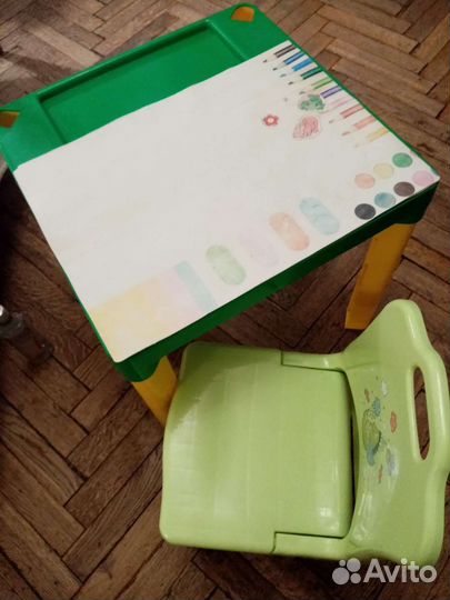 Детский стол и стульчик
