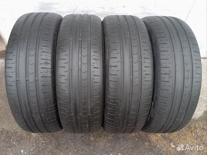 Continental ContiPremiumContact 5 215/65 R16