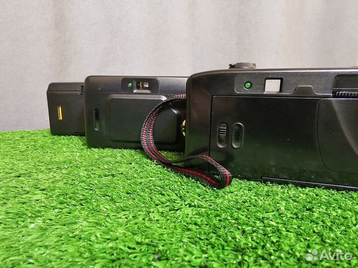 Три пленочных фотоаппарата