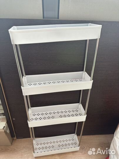 Этажерка на колесиках