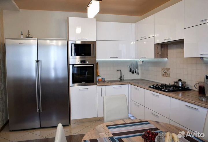 Кухня в потолок на заказ