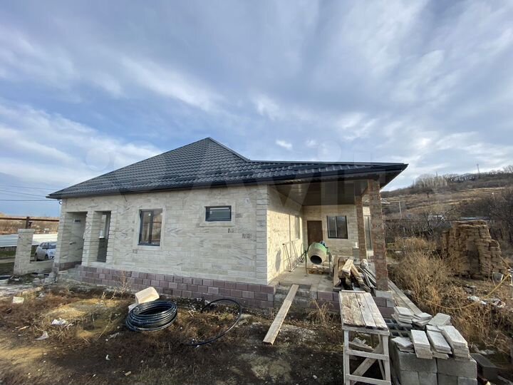 Дом 185 м² на участке 6 сот.