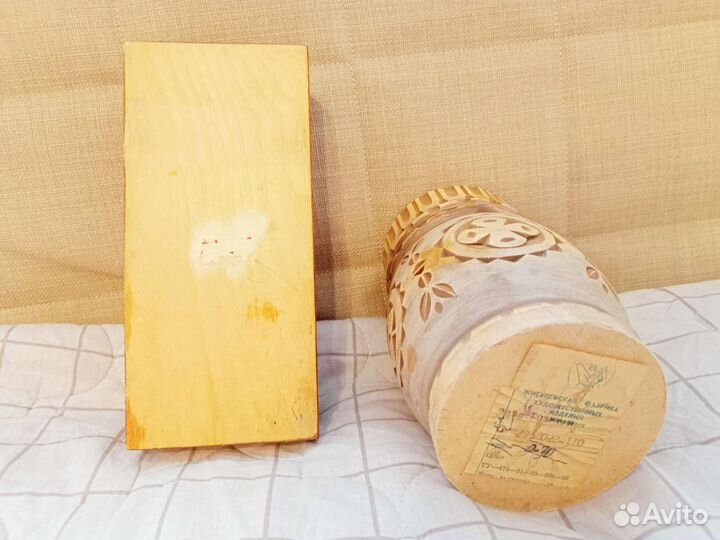 Ваза и шкатулка из дерева