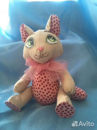 Замечтавшаяся кошечка