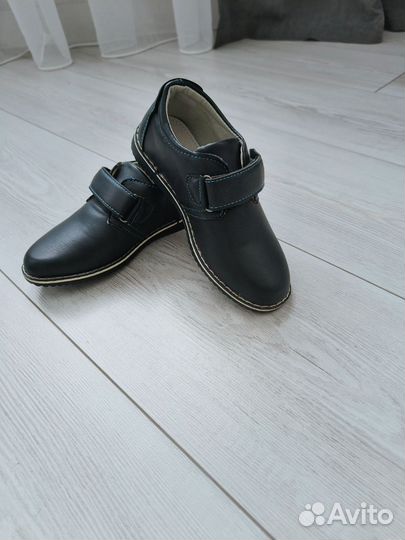 Туфли новые для мальчика 28