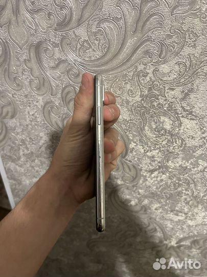 iPhone X, 64 ГБ