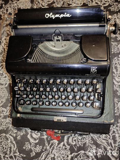 Печатная пишущая машинка