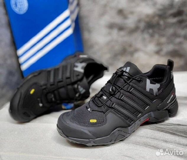 Кроссовки adidas