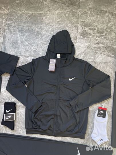 Рашгард 5 в 1 Nike