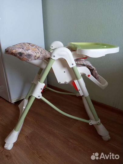 Стульчик для кормления happy baby Kevin