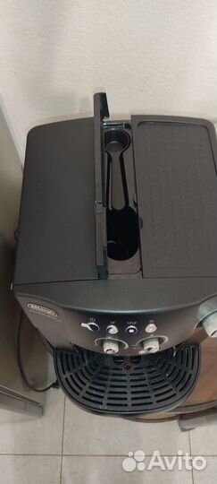 Кофе машина Delonghi Magnifica