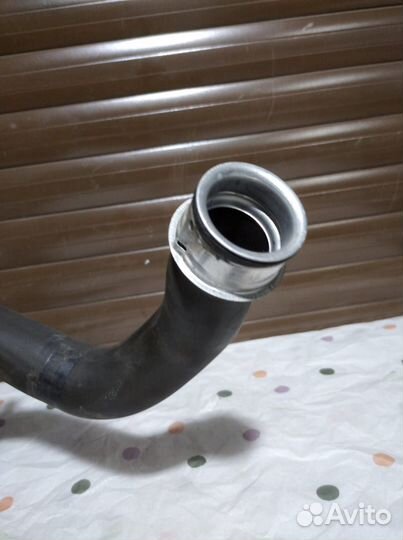 Патрубок системы охлаждения Мерседес E class