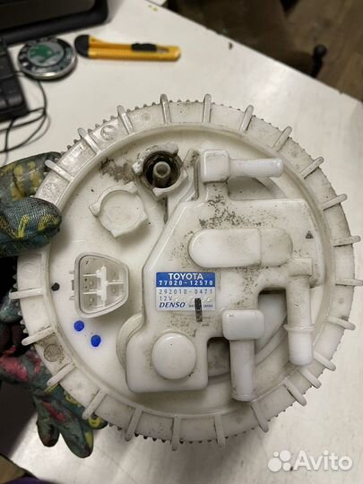 Насос топливный Toyota Corolla E150 2006-2013