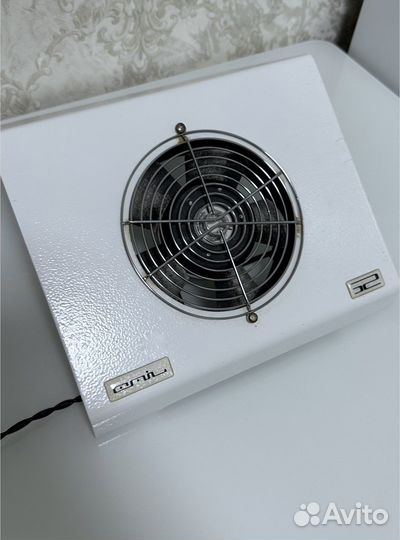 Вытяжка для маникюра настольная