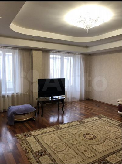 3-к. квартира, 160 м², 6/9 эт.