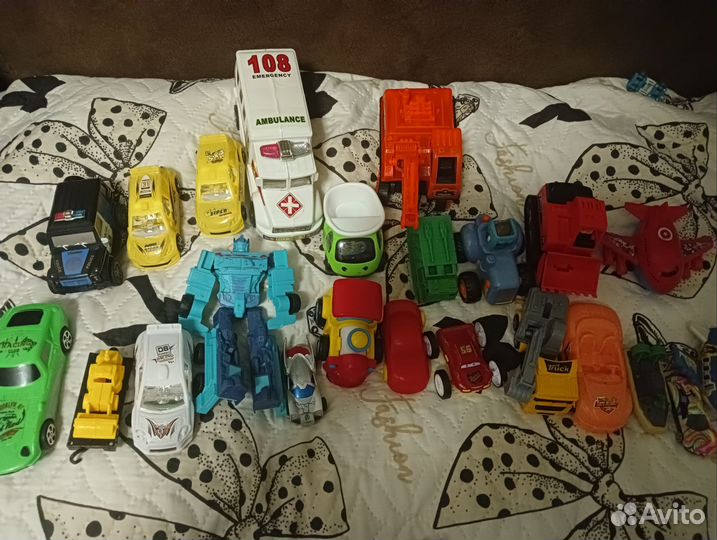 Машинки, куклы