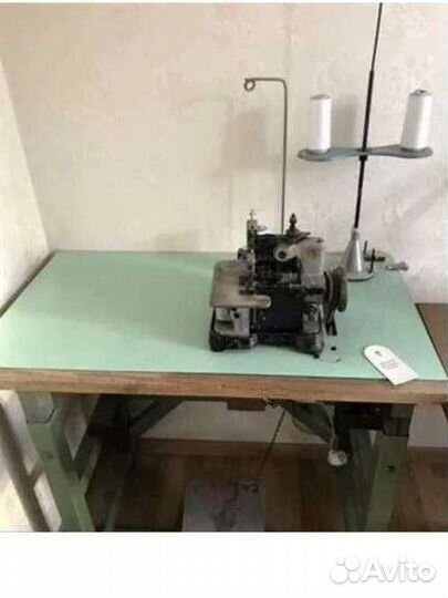 Оверлок промышленный со столом