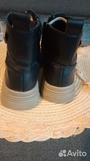 Ботинки демисезонные для девочки 34 размер