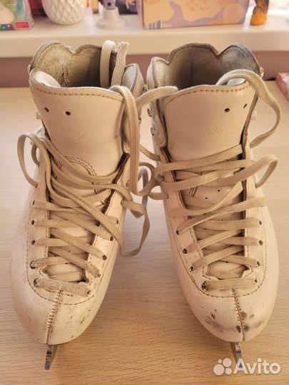 Фигурные коньки risport