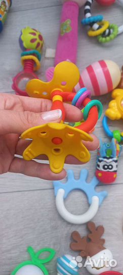 Игрушки для малышей,погремушки, грызунки пакетом