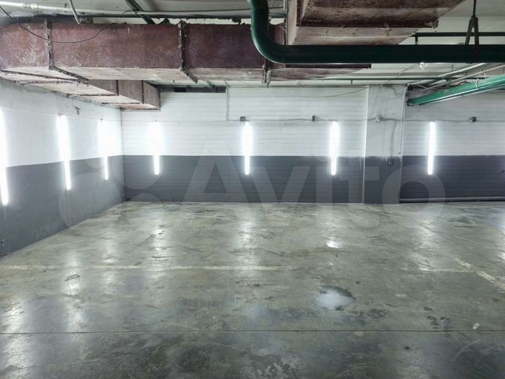 Машиноместо, > 30 м²