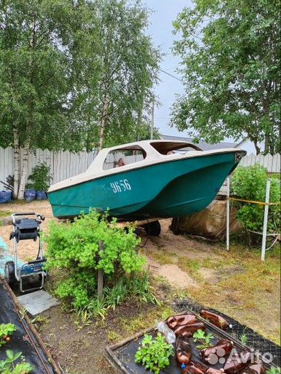 Продам катер с каютой Ладога-2
