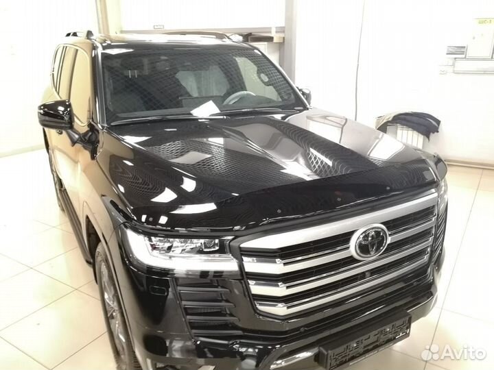 Дефлектор капота (exclusive) (Classic черный ) Toyota Land Cruiser 300