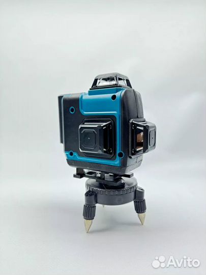 Лазерный уровень Makita со штативом