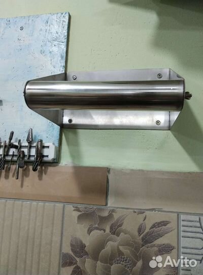 Настенный диспенсер