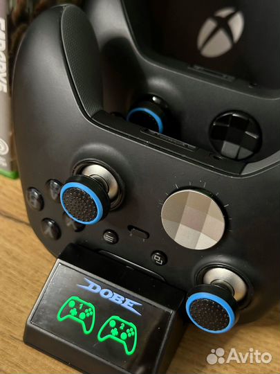 Xbox Series X 2 геймпада, 4 диска