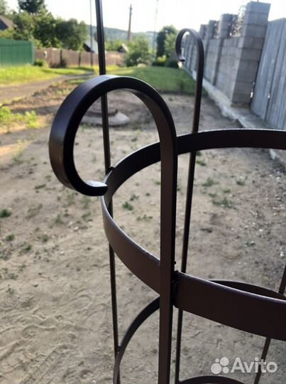 Кустодержатель, опора для роз