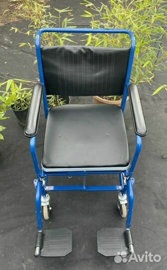 Стул-коляска с туалетом