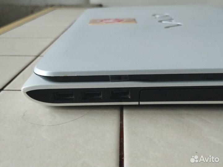 Sony vaio SVE151D11V