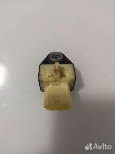 Датчик удара(airbag) Toyota Hilux viii (AN120)
