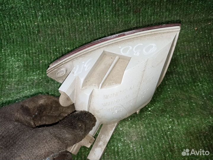 Фонарь задний в бампер правый Ford Focus