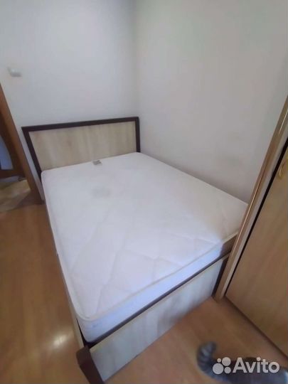 Кровать двухспальная с матрасом, 145210