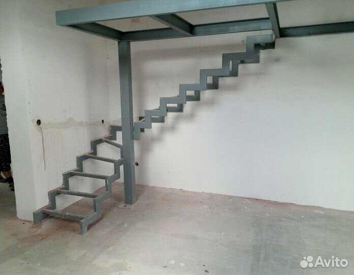 Лестница на второй этаж