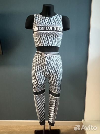 Спортивный костюм