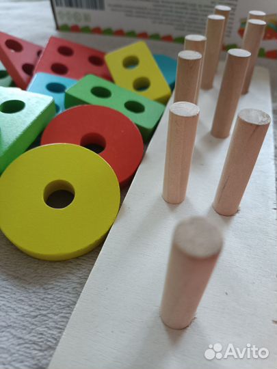 Деревянный сортер пирамидка