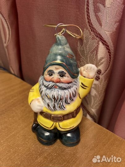 Гном ёлочная игрушка. Фарфор