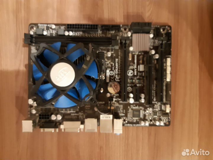 Материнская плата с процессором