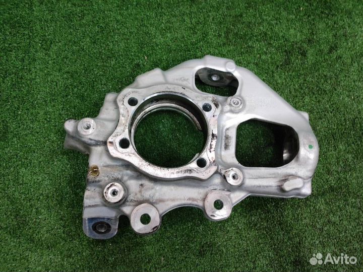 Поворотный кулак задний левый Mercedes-Benz